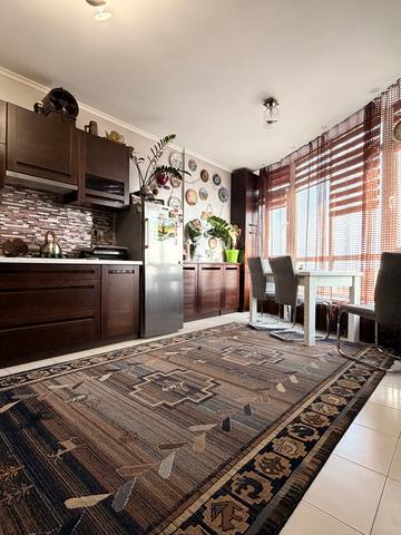 Будівельників вул., 4/1