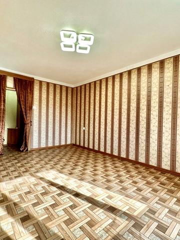 Героїв просп., 19