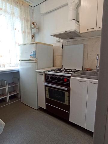 Червона вул., 14