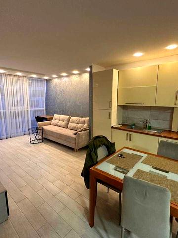 Гетьмана Івана Мазепи вул. (Топольна), 2-Б