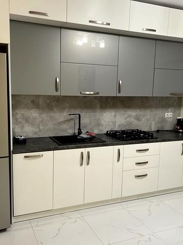 Тараса Шевченка вул., (Будинок 1)