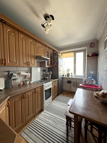 Героїв Крут бульв. (Героїв Сталінграду), 4