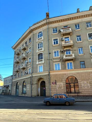 Полтавський Шлях вул., 17а