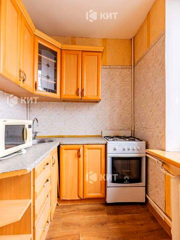 Алчевських вул. (Артема), 17