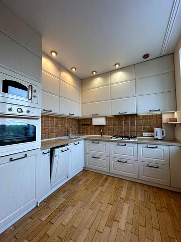 Університетська вул., 2Л