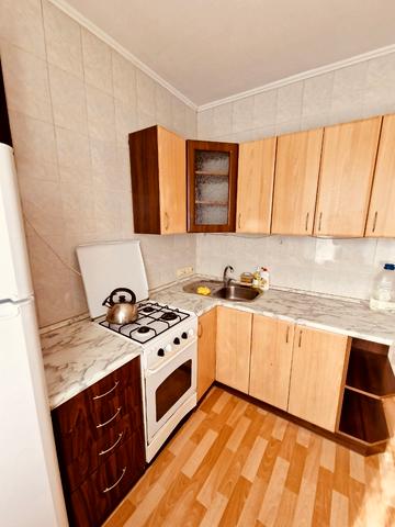 Новорічна вул., 75