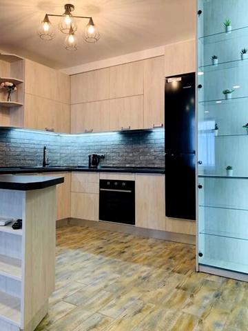 Луговська вул., 255