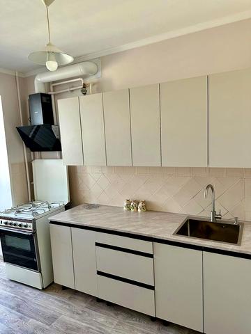 Героїв Крут бульв. (Героїв Сталінграду), 22