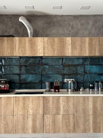 Будівельників вул., 14