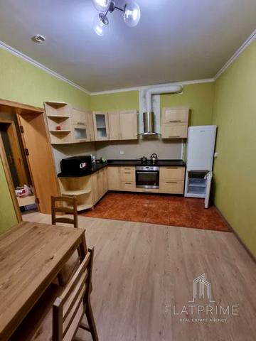 Ярослава Гашека бульв., 8-А