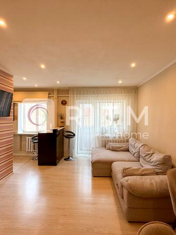 Президента Грушевського просп., 4а