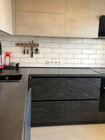 Райдужна вул., 22