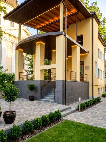 Андрея Шептицького вул., 105а