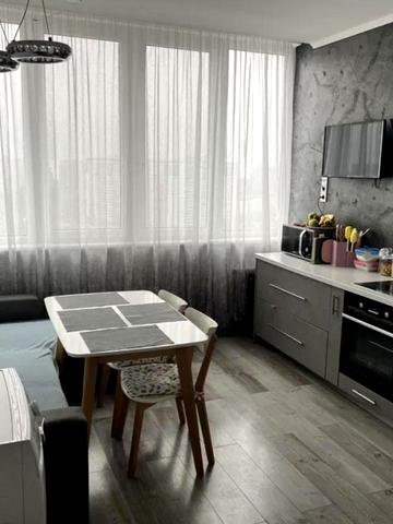 Середньофонтанська вул., 35