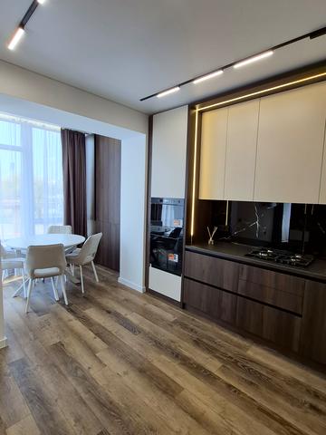 Августина Волошина вул., (Будинок 2)