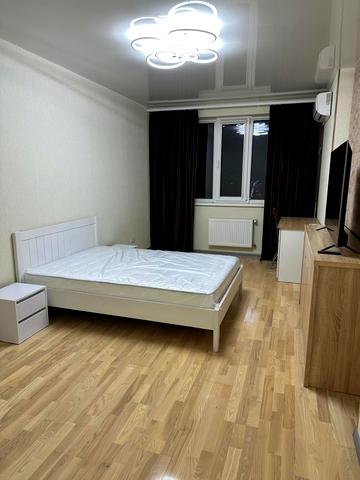 Під Голоском вул., 8