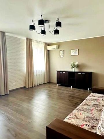 Олексія Вадатурського вул. (Маршала Малиновського), 47а