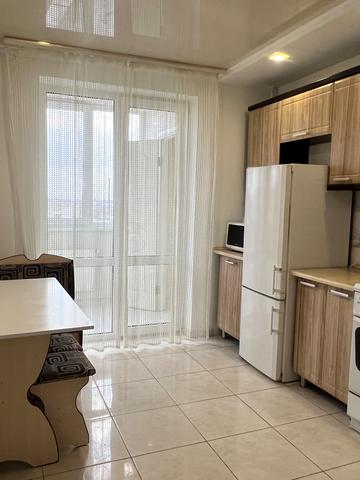 Степана Бандери просп., 36