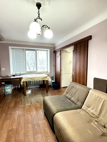 Повітрофлотська вул., 4