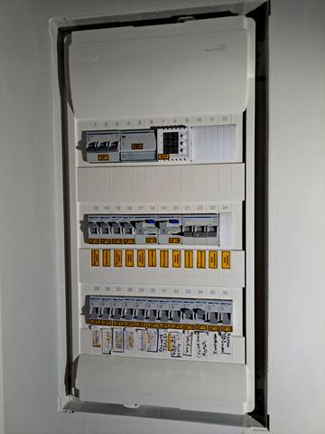 Миколи Гулака вул., 4