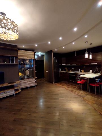 Урлівська вул., 11/44