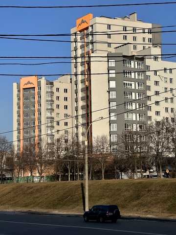 Харківська вул., 37 к1