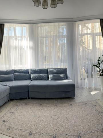 Валерія Лобановського вул., 24