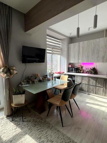 Павлівський майдан пл. (Рози Люксембург майдан), 2