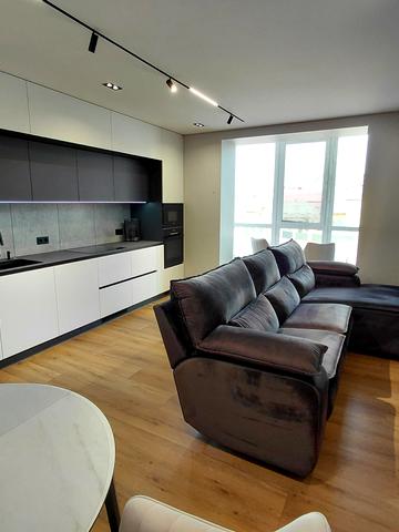 Тернопільська вул., 2