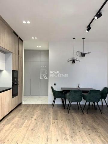 Деміївська вул., 33