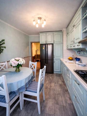 Євгена Танцюри вул., 22а