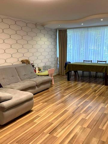 Льва Ландау просп. (50-річчя СРСР), 16