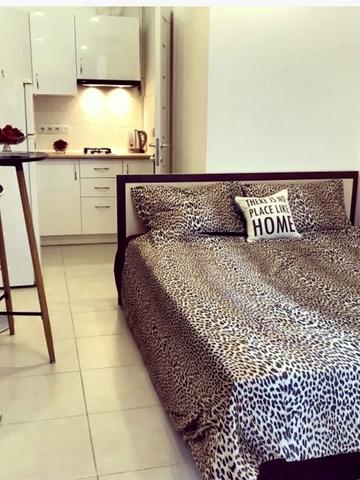 Дерибасівська вул., 20