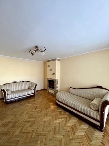 Софії Ковалевської вул., 25