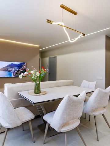 Олександра Олеся вул., 1