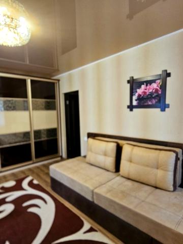 Рибасівська вул., 8