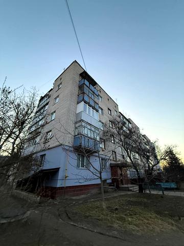 Богдана Хмельницького вул., 17