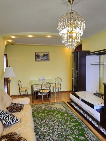 Європейська вул. (Новгородська), 8