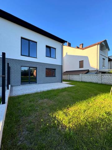 Князя Романа вул., 21