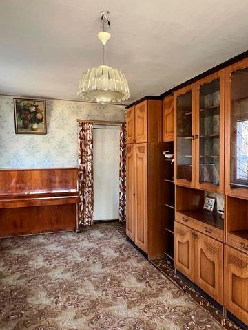 Мілютенка вул., 44