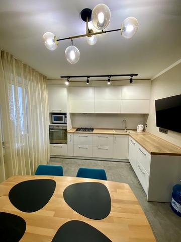 Михайла Лушпи просп., 2/1