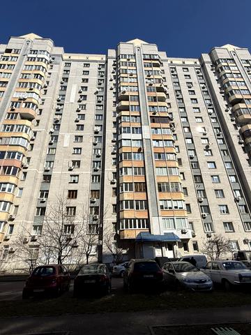 Анни Ахматової вул., 35-А