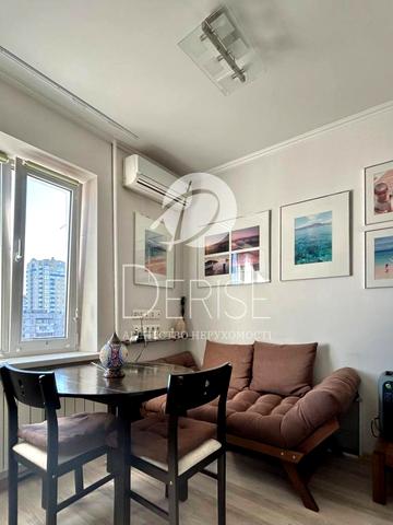 Йорданська вул. (Лайоша Гавро), 11-Д