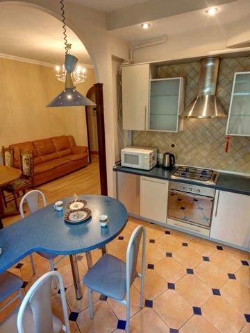 Тараса Шевченка бульв., 58