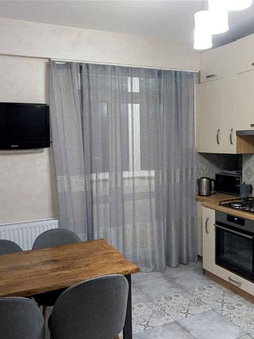 Демнянська вул., 32