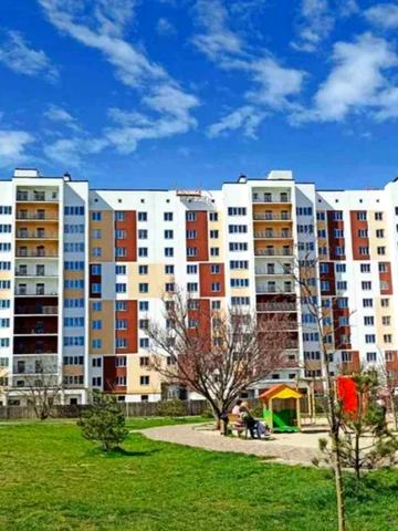 Святошинська вул., 52