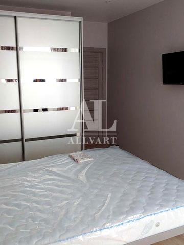 Європейського Союзу просп. (Правди), 43-Б