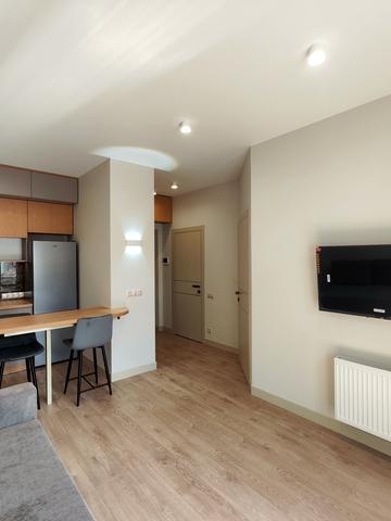 Вчительська вул., 16