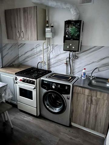 Павленківська пл., 8