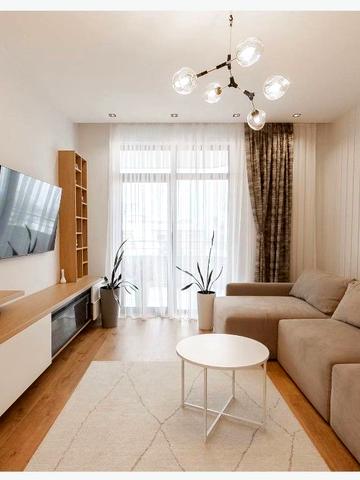 Університетська вул., 25